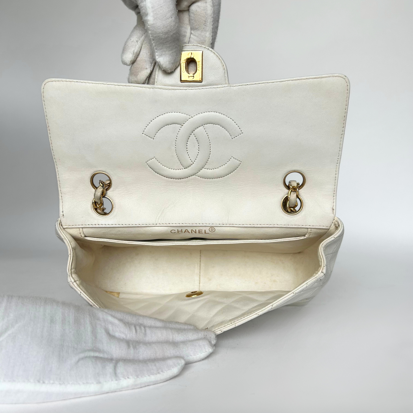 Chanel IG SALE: Chanel Seasonal Diana Single Flap Bag Medium Lambskin Leather - Shoulder bags - Etoile Luxury Vintage