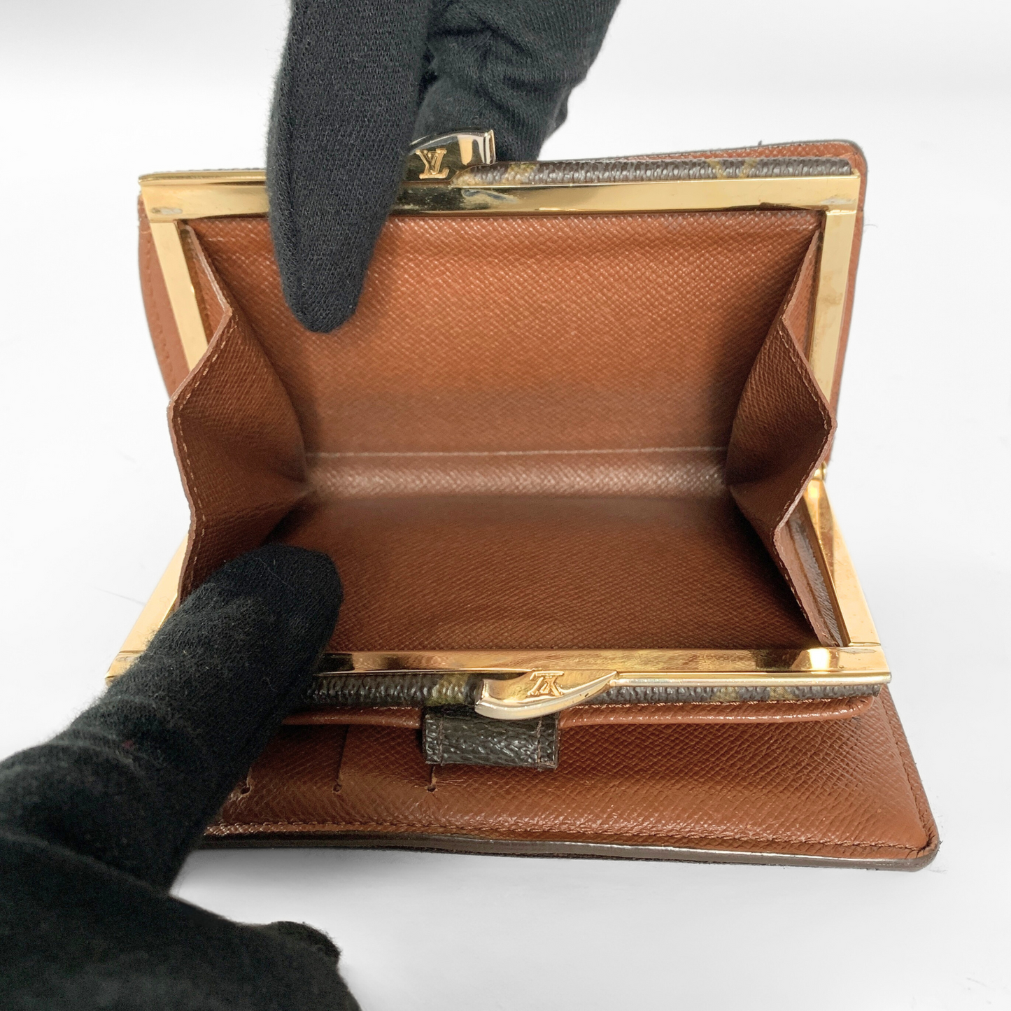 Louis Vuitton Louis Vuitton Clip Wallet Monogram Canvas - Wallets - Etoile Luxury Vintage