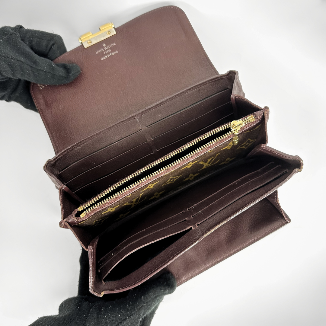 Louis Vuitton Gesp Wallet Large on a white background