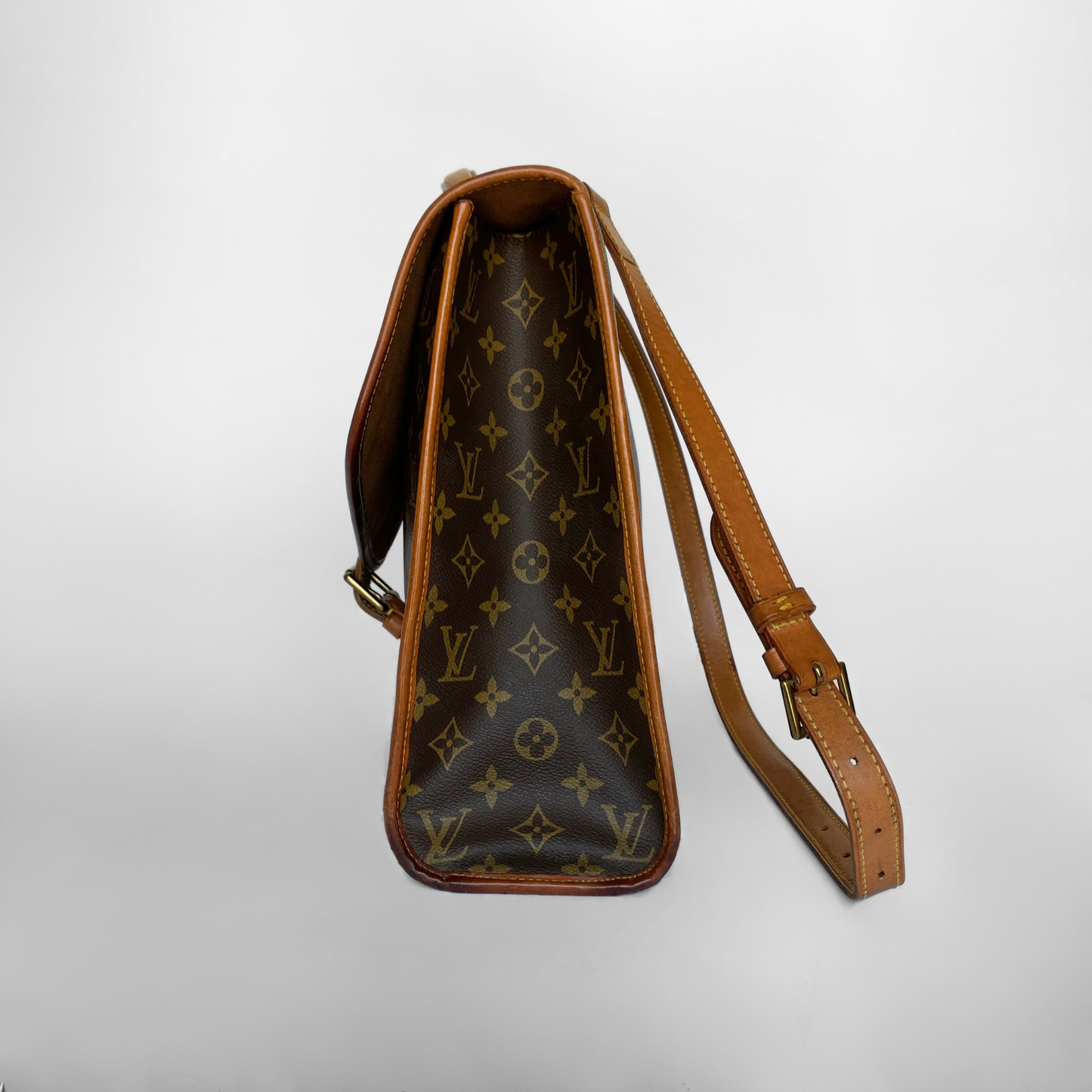 Louis Vuitton Louis Vuitton Beverly Monogram Canvas - Shoulder bags - Etoile Luxury Vintage