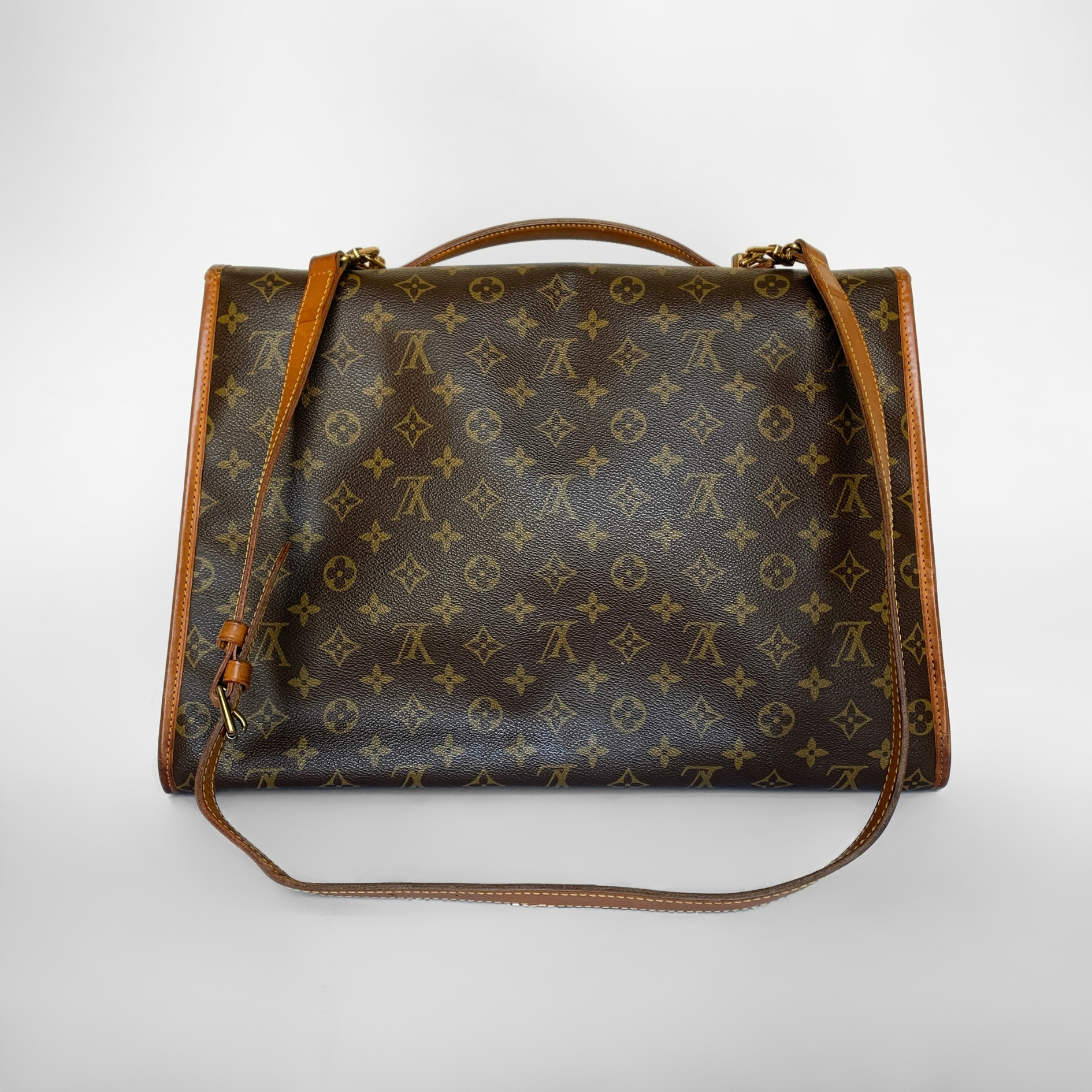 Louis Vuitton Louis Vuitton Beverly Monogram Canvas - Shoulder bags - Etoile Luxury Vintage