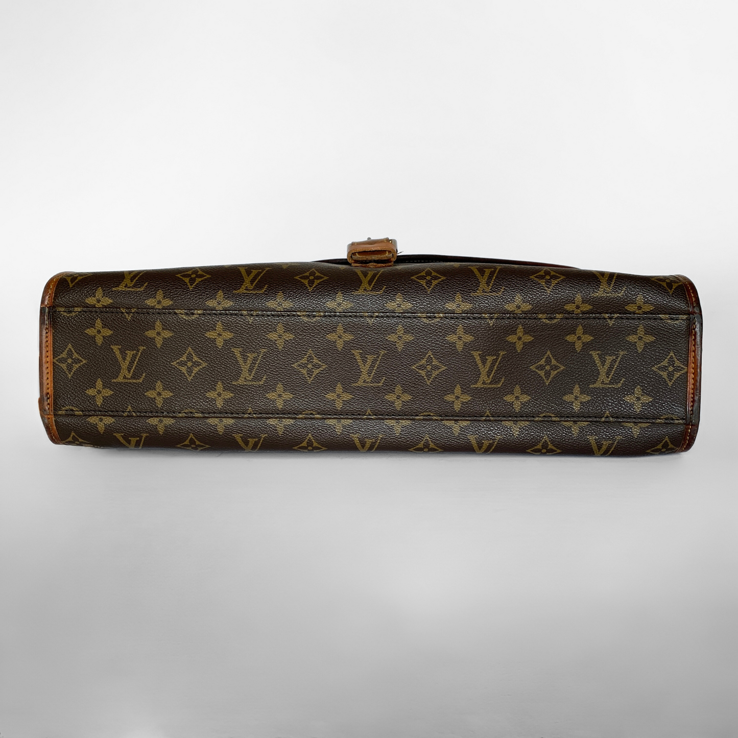 Louis Vuitton Louis Vuitton Beverly Monogram Canvas - Shoulder bags - Etoile Luxury Vintage