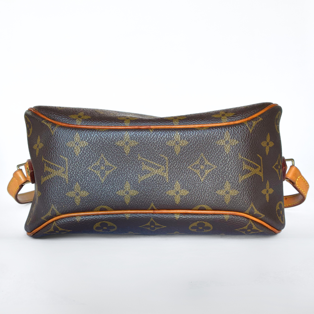 Louis Vuitton Blois Toile Monogram Canvas