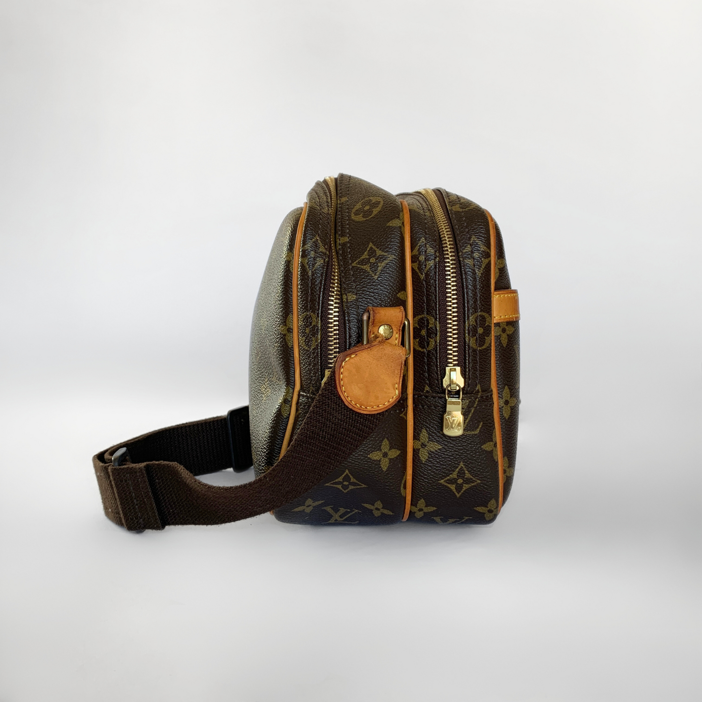 Louis Vuitton Louis Vuitton Reporter PM Monogram Canvas - Crossbody bags - Etoile Luxury Vintage