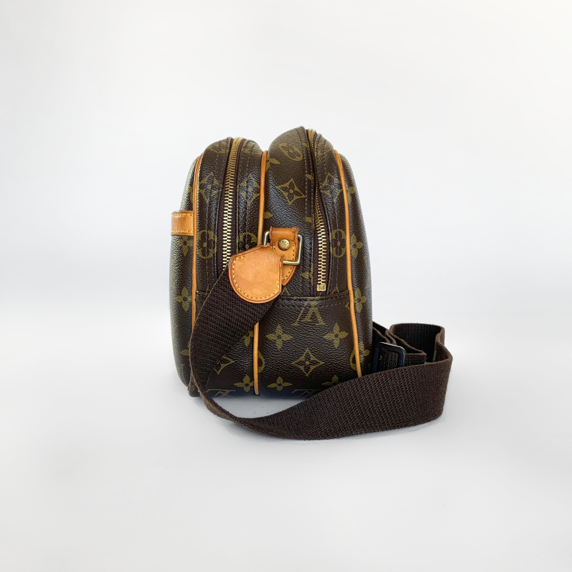 Louis Vuitton Louis Vuitton Reporter PM Monogram Canvas - Crossbody bags - Etoile Luxury Vintage