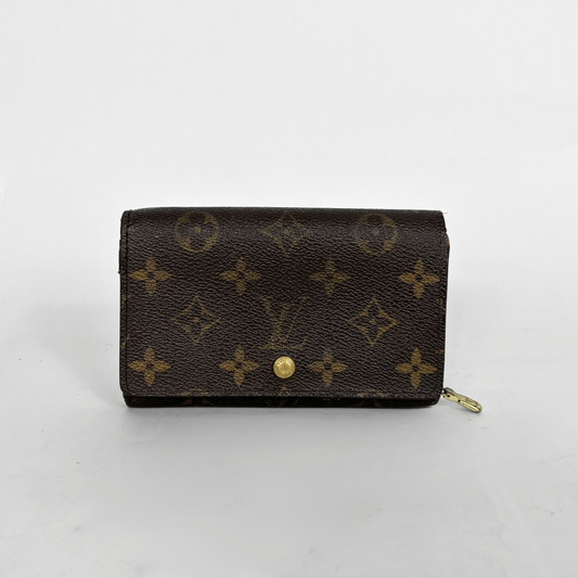 Louis vuitton wallet in brown Damier Ebene checkered canvas with a snap-button closure.