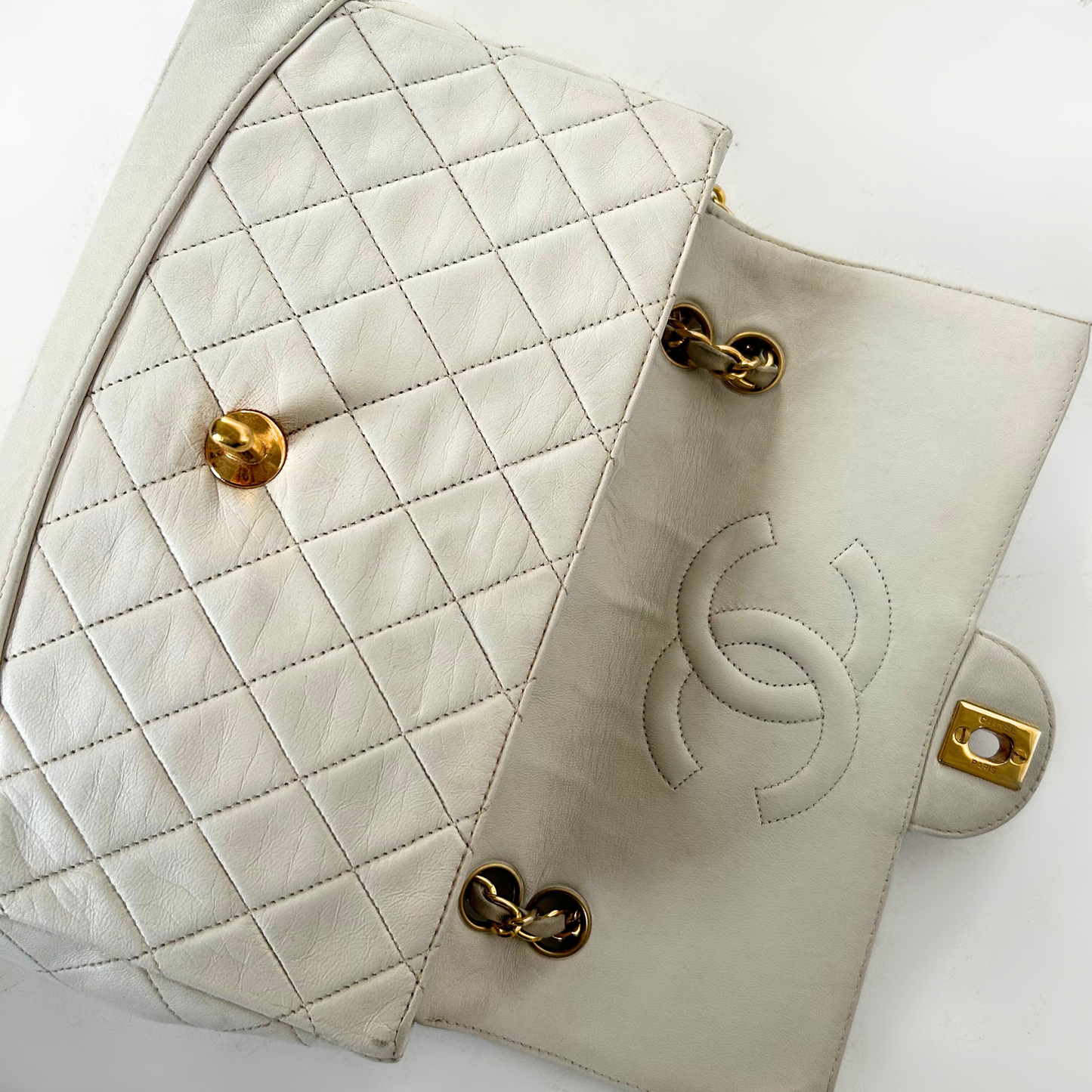 Chanel IG SALE: Chanel Seasonal Diana Single Flap Bag Medium Lambskin Leather - Shoulder bags - Etoile Luxury Vintage
