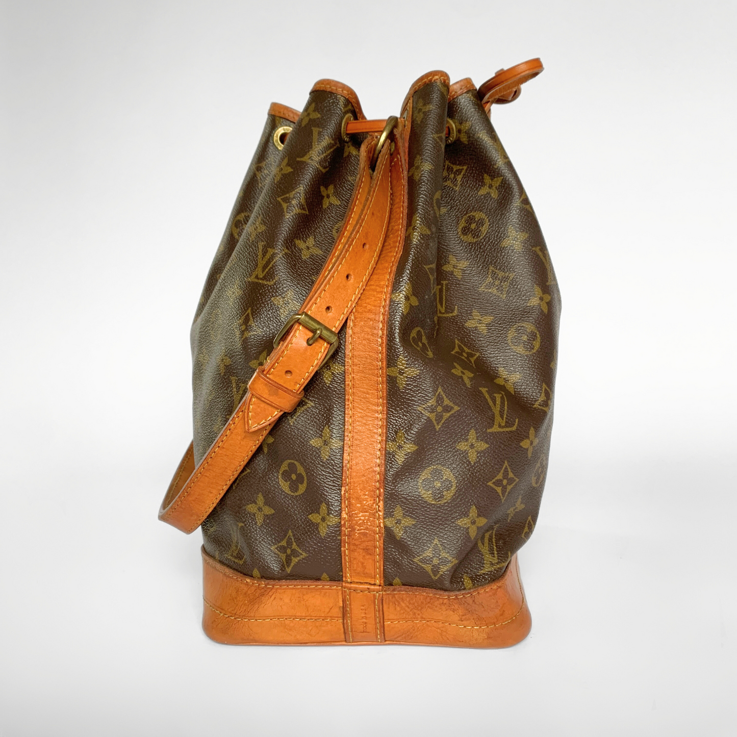 Louis Vuitton Louis Vuitton No&eacute; Monogram Canvas - Shoulder Bags - Etoile Luxury Vintage