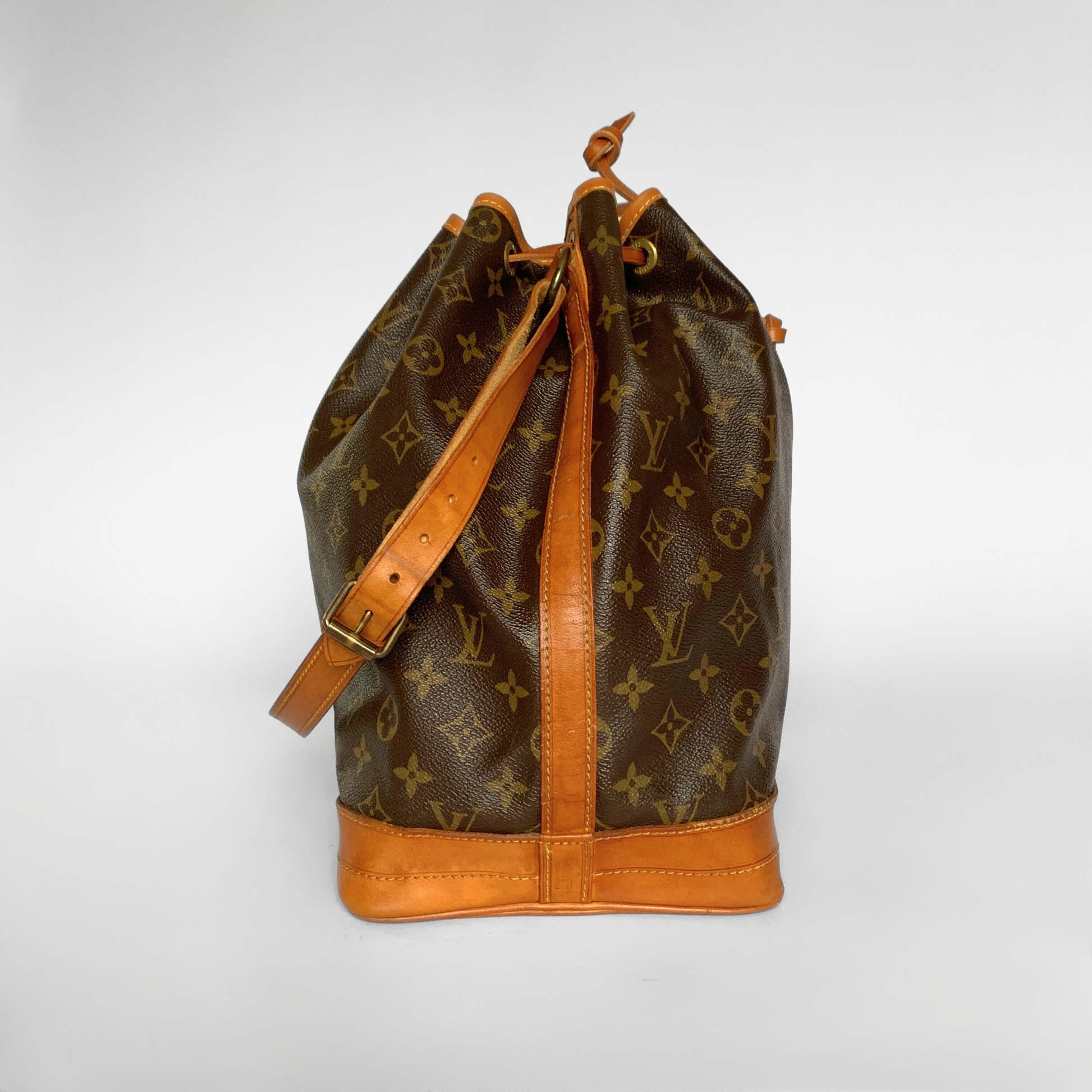 Louis Vuitton Louis Vuitton No&eacute; Monogram Canvas - Shoulder Bags - Etoile Luxury Vintage