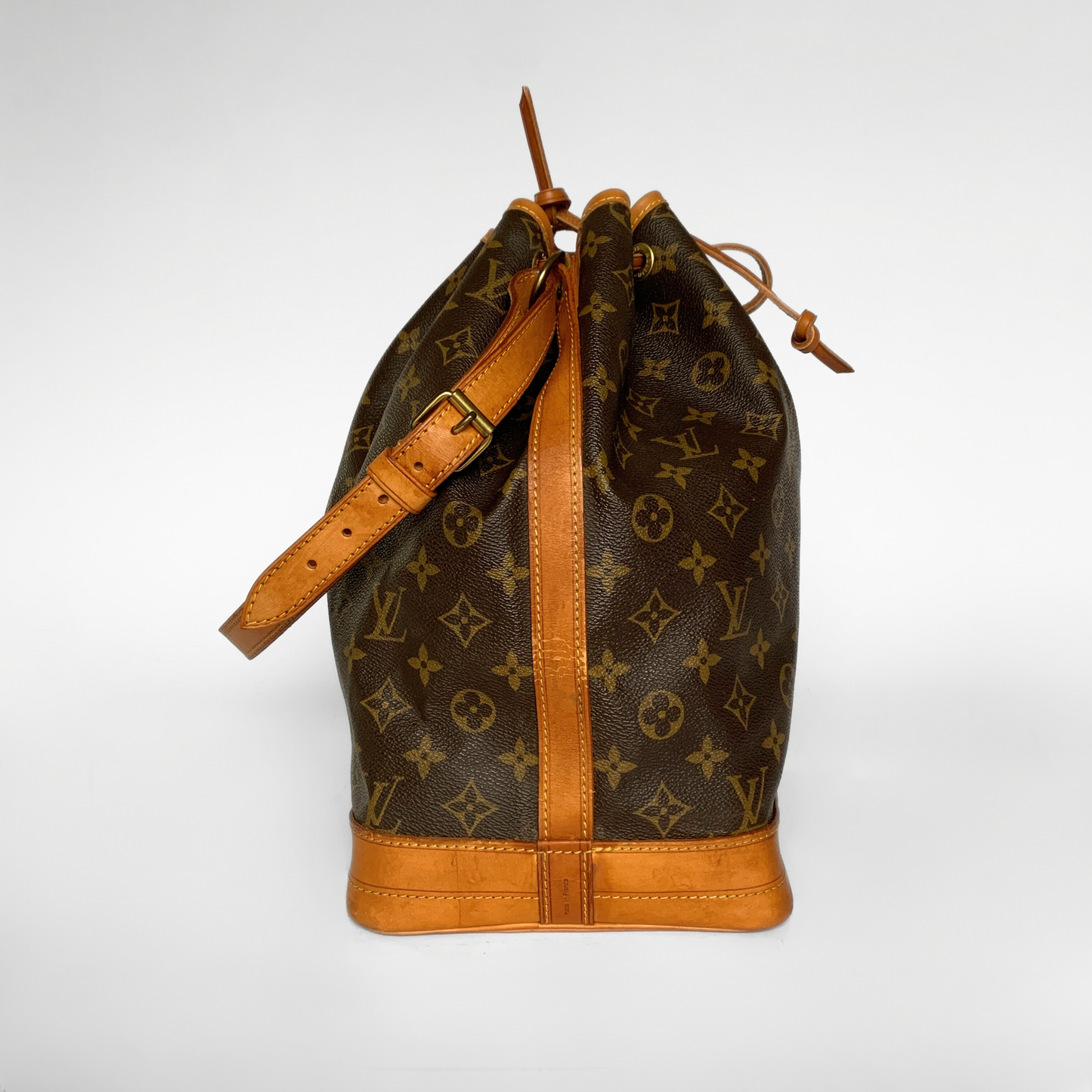 Louis Vuitton Louis Vuitton No&eacute; Monogram Canvas - Shoulder Bags - Etoile Luxury Vintage