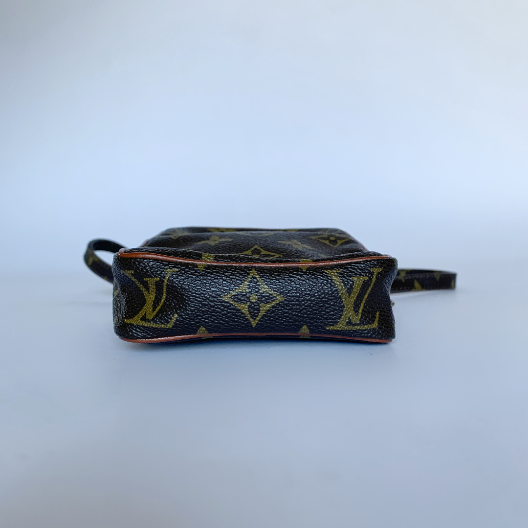 Louis Vuitton Louis Vuitton Danube Mini Monogram Canvas - Crossbody bags - Etoile Luxury Vintage