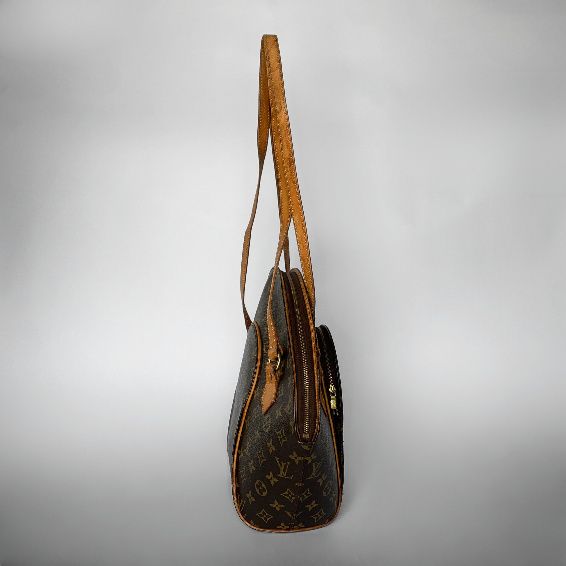 Louis Vuitton Louis Vuitton Ellipse Shopper GM Monogram Canvas - Shoulder bags - Etoile Luxury Vintage