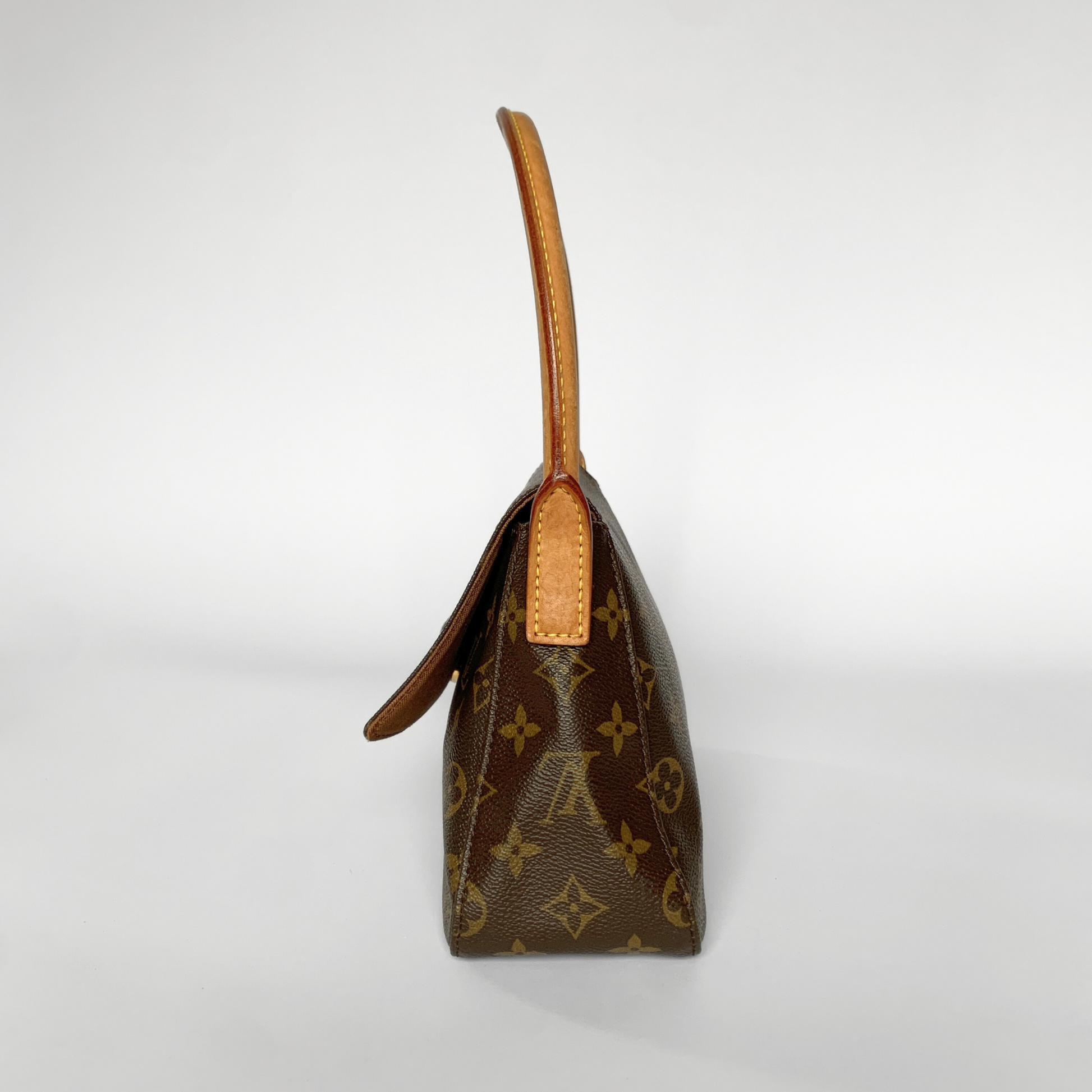 Louis Vuitton Louis Vuitton Looping Mini Monogram Canvas - Shoulder bags - Etoile Luxury Vintage