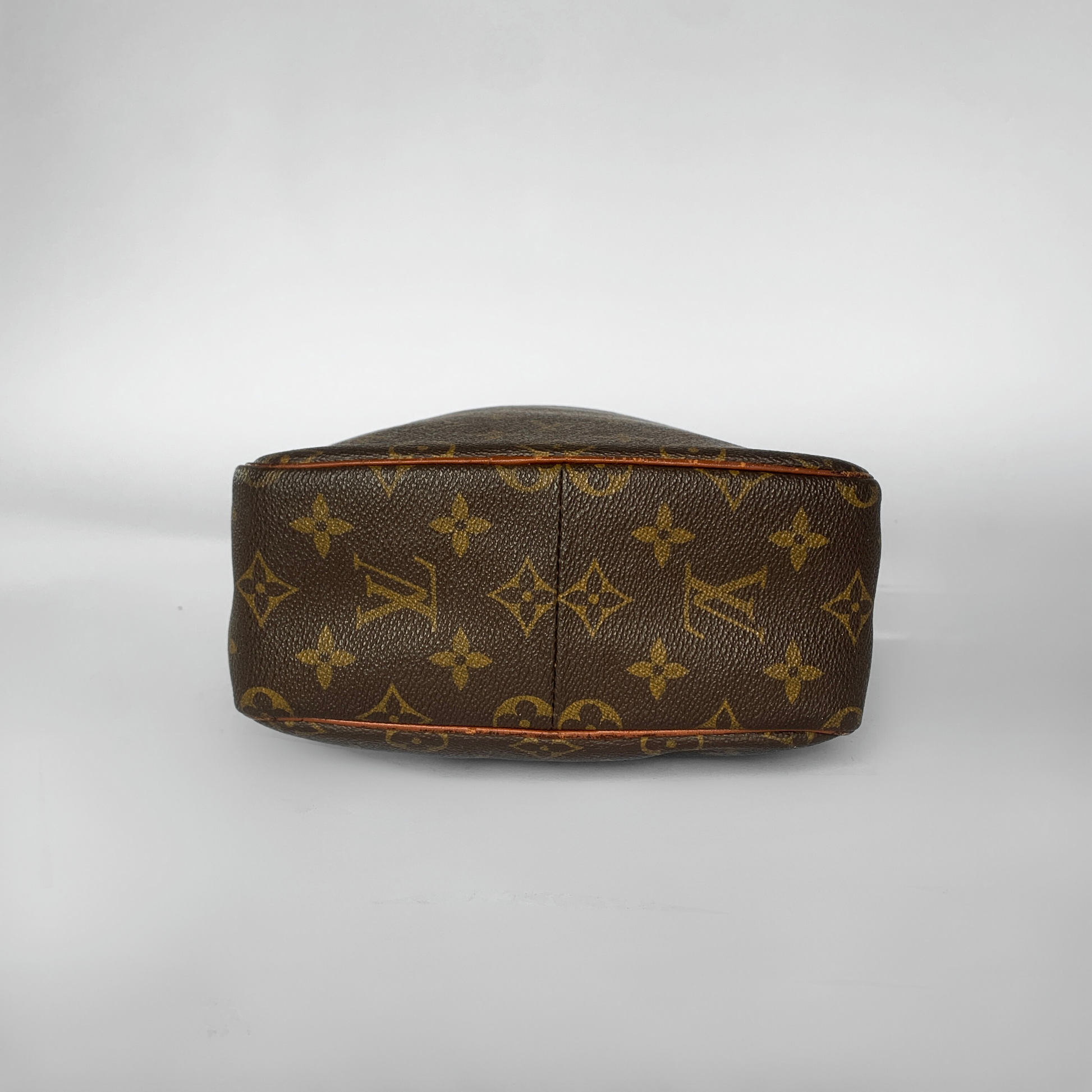 Louis Vuitton Louis Vuitton Danube Monogram Canvas - Crossbody bags - Etoile Luxury Vintage