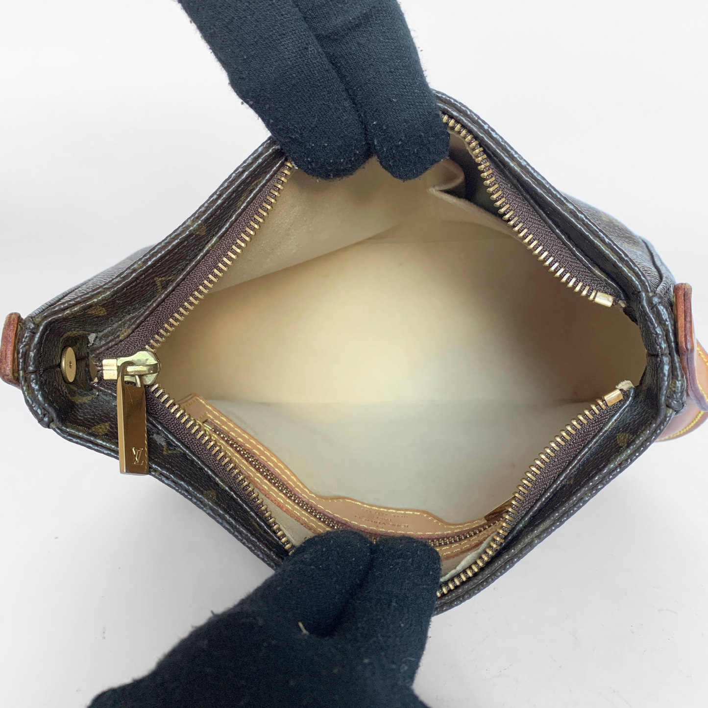 Louis Vuitton Looping MM Monogram Canvas