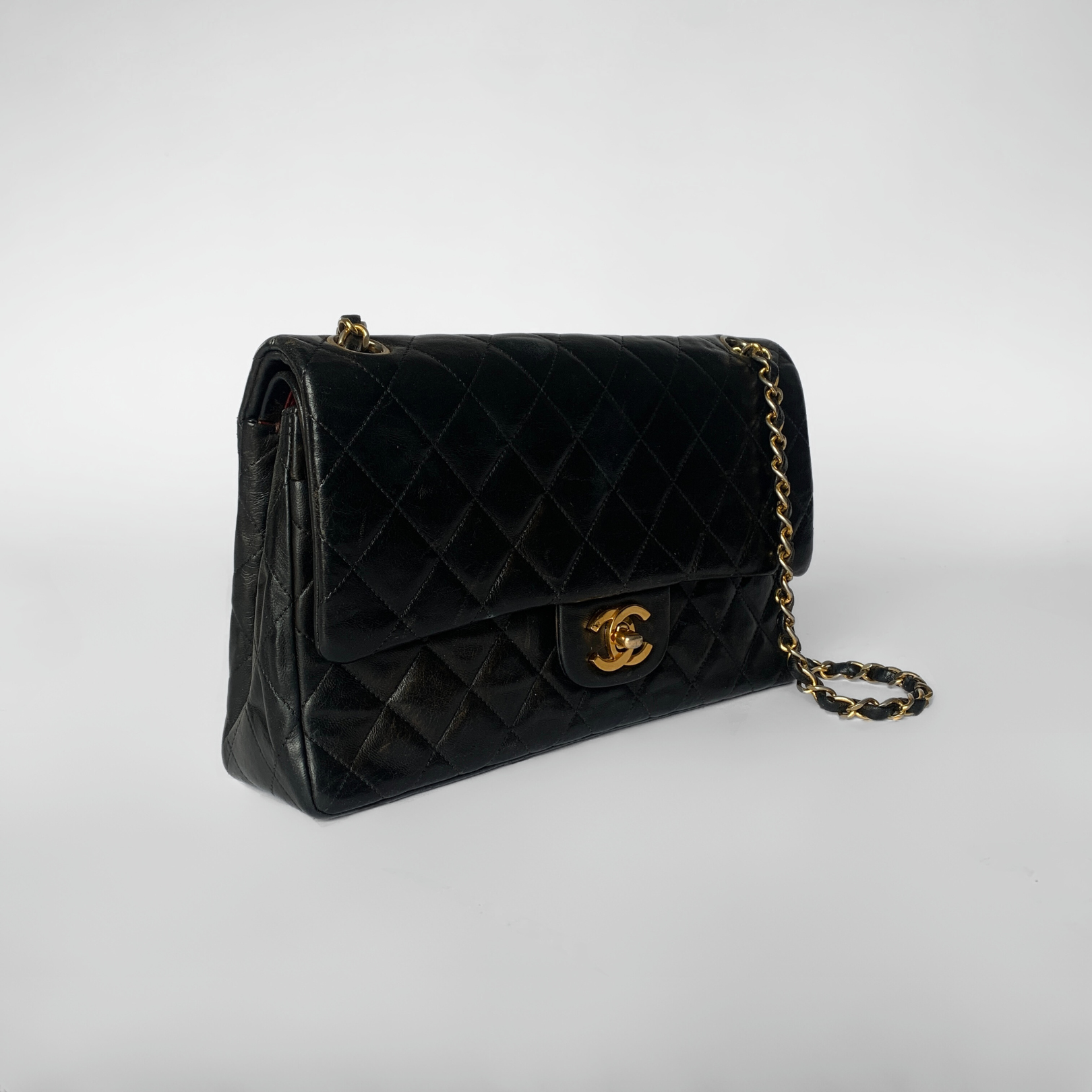 Chanel Chanel Classic Flap Bag Medium Lambskin Leather - Shoulder bags - Etoile Luxury Vintage