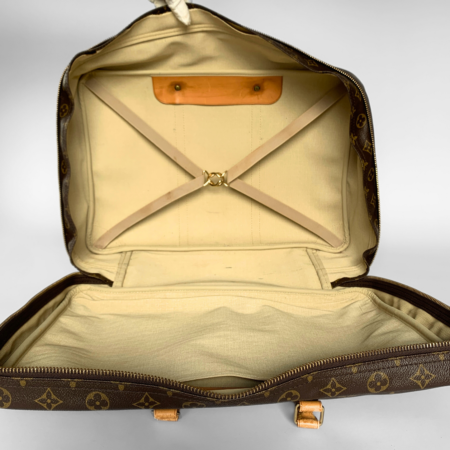 Louis Vuitton Louis Vuitton Sirius 45 Monogram Canvas - Travel bags - Etoile Luxury Vintage