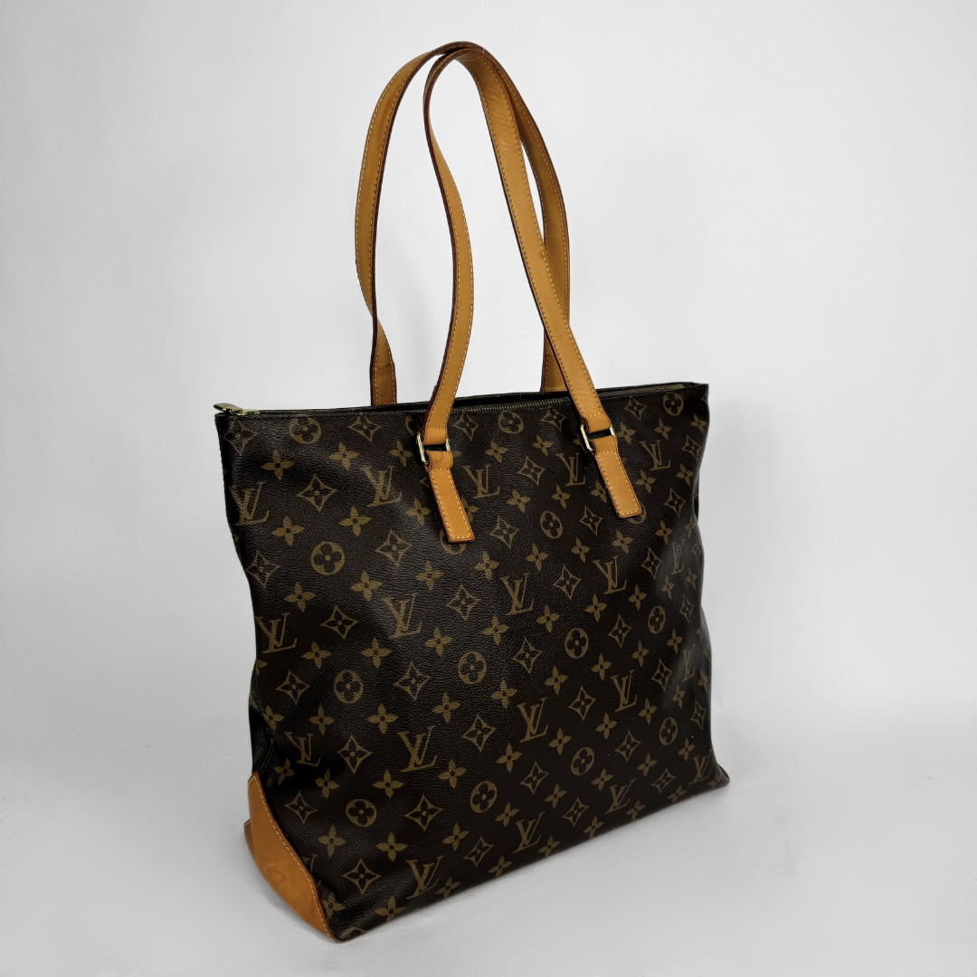 Louis Vuitton Cabas Mezzo on a white background