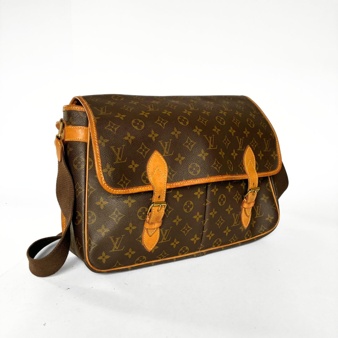 Louis Vuitton Gibecière GM Monogram Canvas