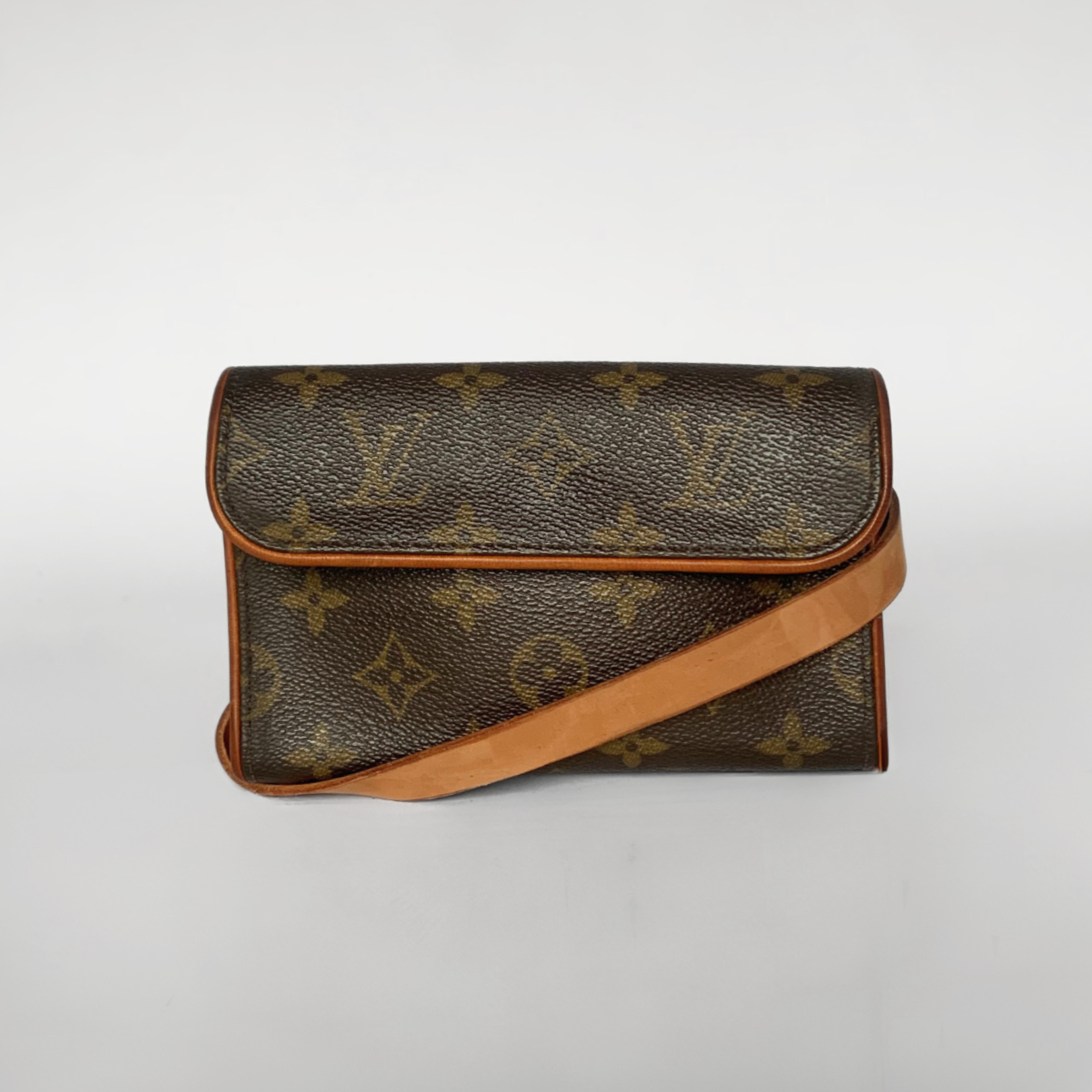 Louis Vuitton Louis Vuitton Pochette Florentine Monogram Canvas - Handbags - Etoile Luxury Vintage