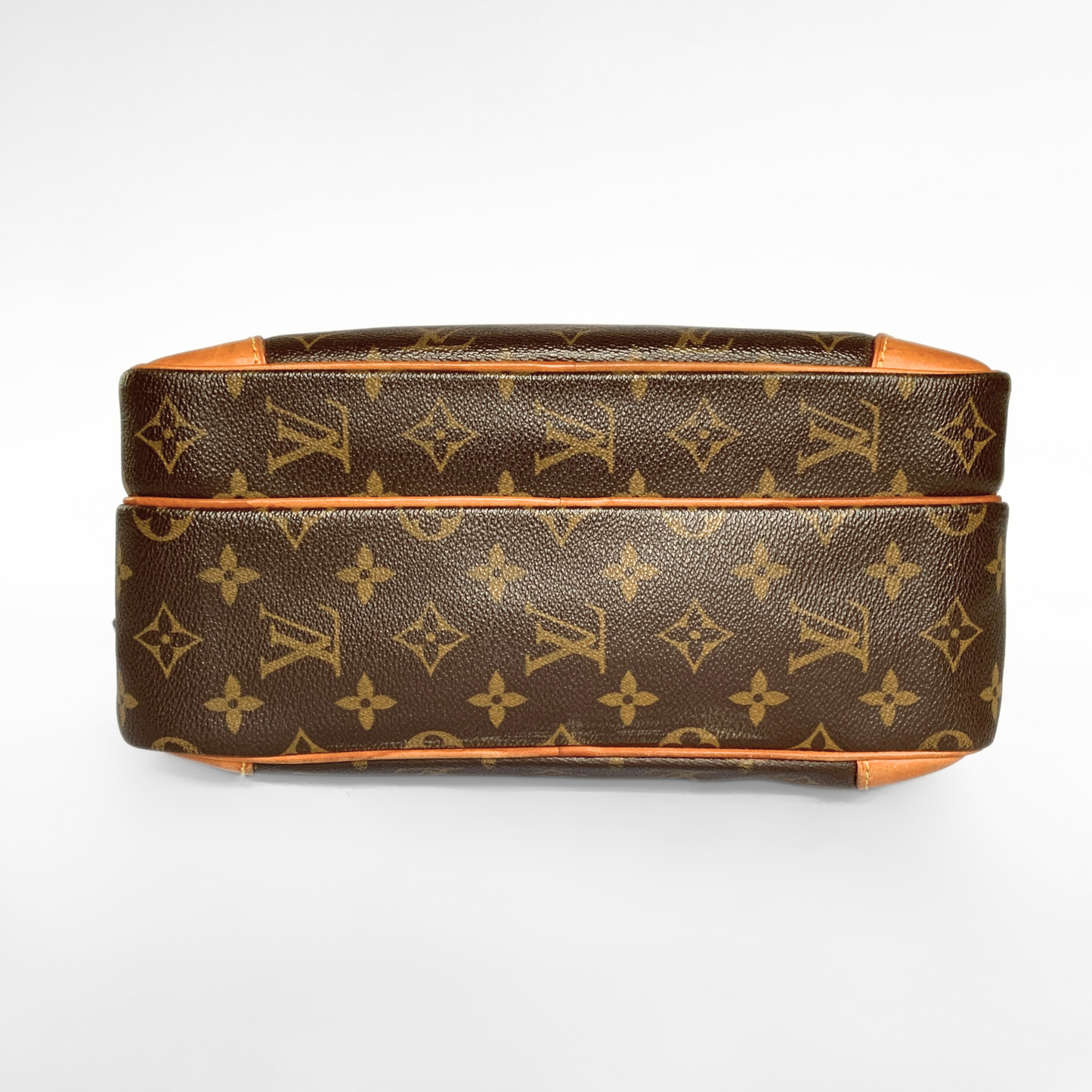 Louis Vuitton Louis Vuitton Nile Monogram Canvas - Crossbody bags - Etoile Luxury Vintage