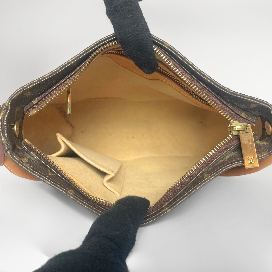 Louis Vuitton Looping MM Monogram Canvas