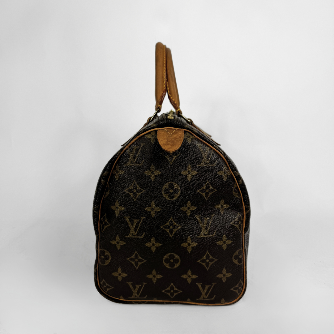 Louis Vuitton Speedy 30 on a white background