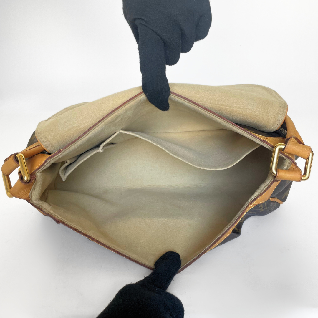 Louis Vuitton Beverly MM Monogram Canvas