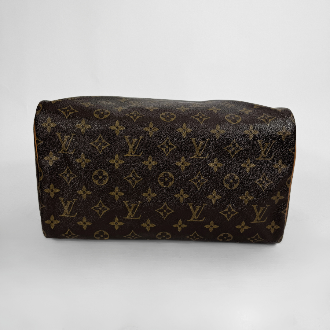 Louis Vuitton Speedy 30 on a white background