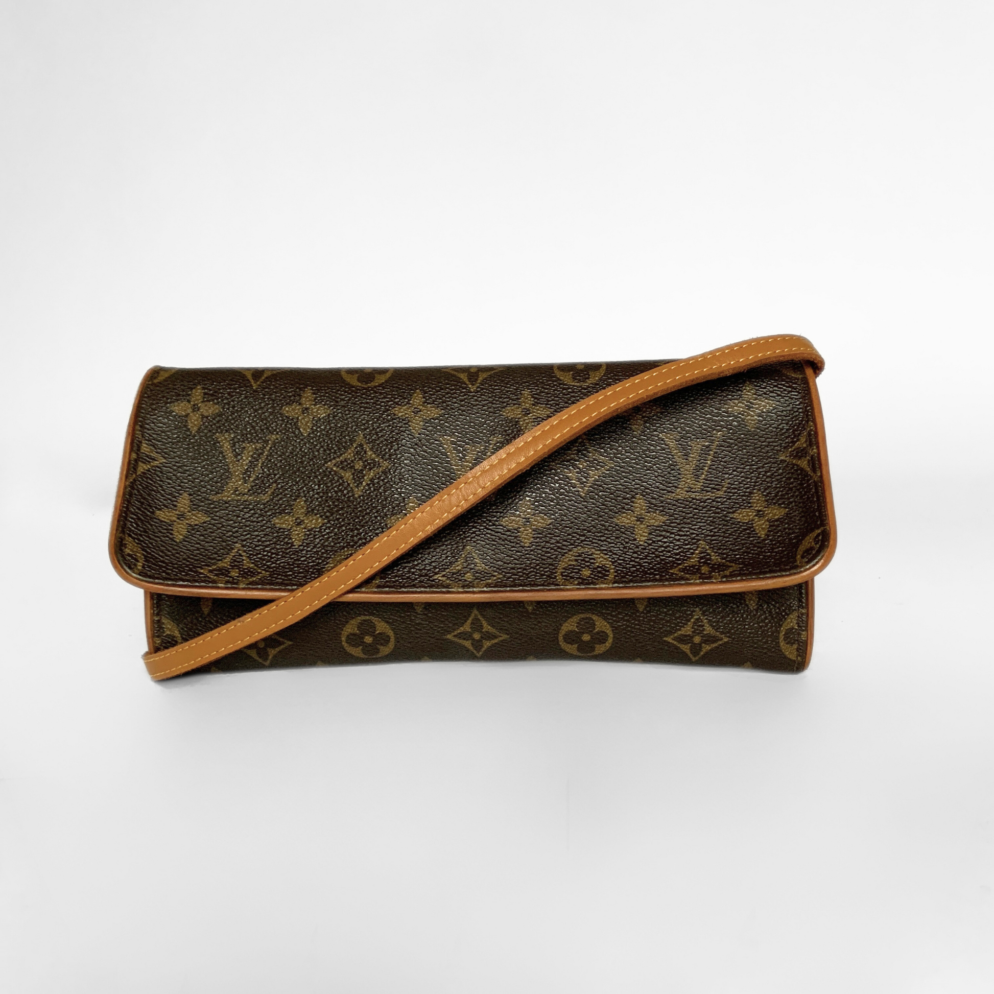 Louis Vuitton Louis Vuitton Pochette Twin GM Monogram Canvas - Crossbody bags - Etoile Luxury Vintage