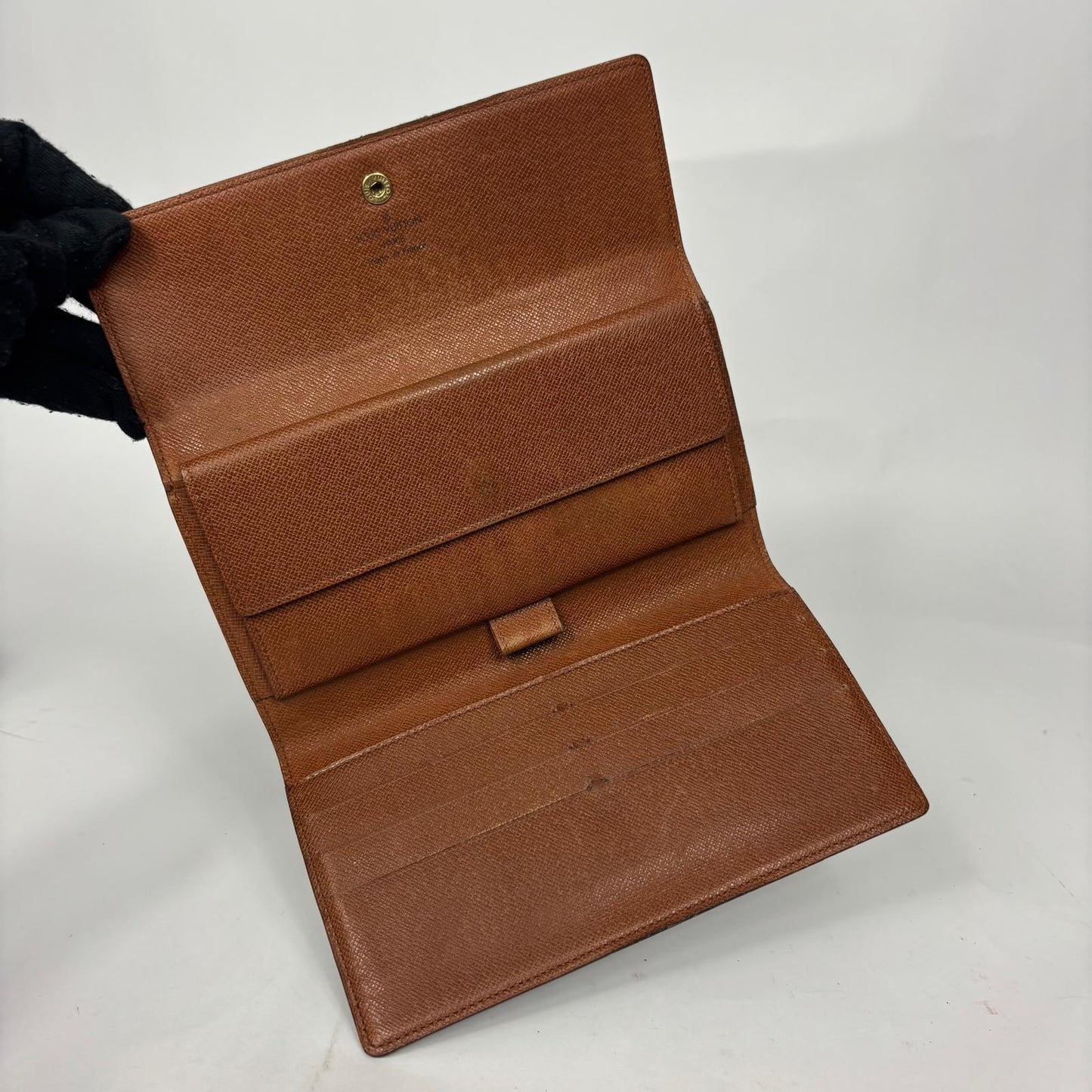 Louis Vuitton Wallet International